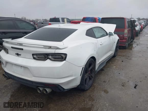 ✅ 2021 Chevrolet Camaro 1SS • VIN: 1G1FE1R74M0102305 • Lot: 41395915. Listed on IAAI with 55,215 mi. Free auction sales archive from the USA and detailed vehicle history report at DreamBid. Image 4.