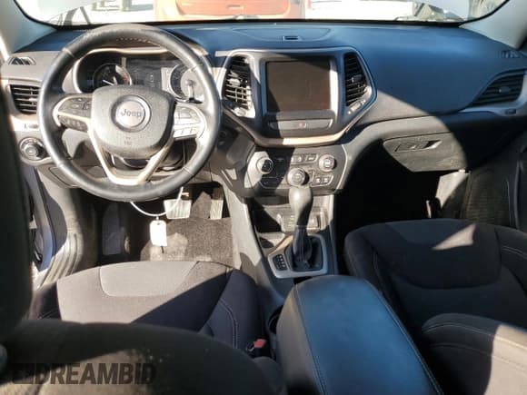 ✅ 2016 Jeep Cherokee Latitude • VIN: 1C4PJLCS6GW165908 • Лот: 89518155. Опубликован ранее на Copart с пробегом 154 095 миль. Бесплатный доступ к архиву аукционных продаж из США и подробный отчёт об истории автомобиля на DreamBid. Изображение 8.