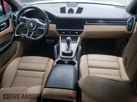 ✅ 2022 Porsche Cayenne GTS • VIN: WP1AG2AY2NDA38294 • Lot: 84823414. Wystawiony na Copart z przebiegiem Nie podano. Bezpłatny archiwum sprzedaży aukcyjnych z USA i szczegółowy raport historii pojazdu na DreamBid. Zdjęcie 8.