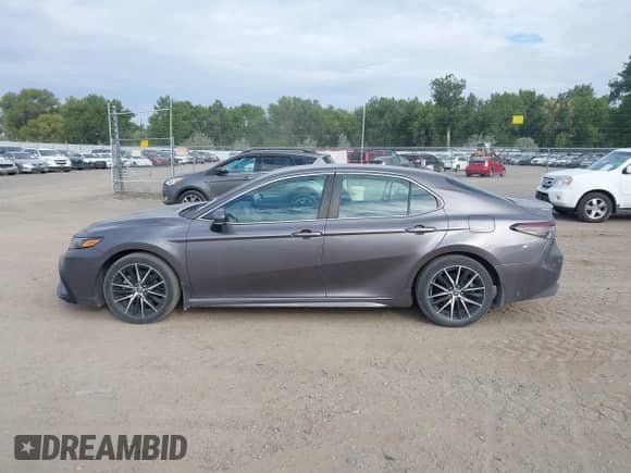 2022 Toyota Camry SE with VIN 4T1G11BK7NU049434, listed as a IAAI auction lot 43099991 with 36,395 mi miles and . Bid and sale history available at DreamBid. Image 14.