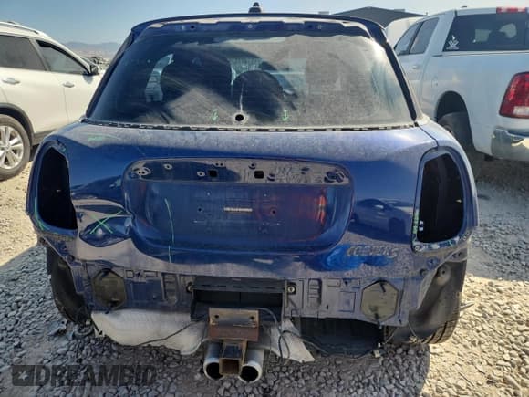 ✅ 2017 MINI Hardtop 4 Door Cooper S • VIN: WMWXU3C57H2D32724 • Лот: 81017475. Опубликован ранее на Copart с пробегом 132 296 миль. Бесплатный доступ к архиву аукционных продаж из США и подробный отчёт об истории автомобиля на DreamBid. Изображение 6.