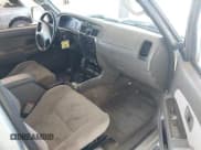 ✅ 2001 Toyota 4Runner SR5 • VIN: JT3HN86R710325307 • Lot: 42814795. Listed on IAAI with 299,753 mi. Free auction sales archive from the USA and detailed vehicle history report at DreamBid. Image 5.