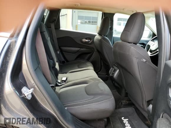 ✅ 2017 Jeep Cherokee 75th Anniversary Edition • VIN: 1C4PJLCB9HW527313 • Lot: 52752705. Wystawiony na Copart z przebiegiem 130 824 mil. Bezpłatny archiwum sprzedaży aukcyjnych z USA i szczegółowy raport historii pojazdu na DreamBid. Zdjęcie 11.