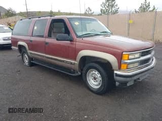 ✅ 1998 Chevrolet Suburban • VIN: 1GNFK16R9WJ305538 • Lot: 43449665. Wystawiony na IAAI z przebiegiem 273 952 mil. Bezpłatny archiwum sprzedaży aukcyjnych z USA i szczegółowy raport historii pojazdu na DreamBid. Zdjęcie 1.