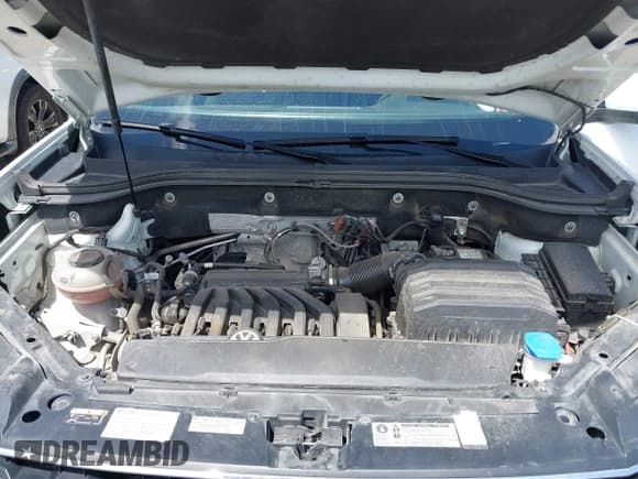 ✅ 2018 Volkswagen Atlas S • VIN: 1V2AR2CA4JC556255 • Lot: 42408779. Wystawiony na IAAI z przebiegiem 142 427 mil. Bezpłatny archiwum sprzedaży aukcyjnych z USA i szczegółowy raport historii pojazdu na DreamBid. Zdjęcie 10.