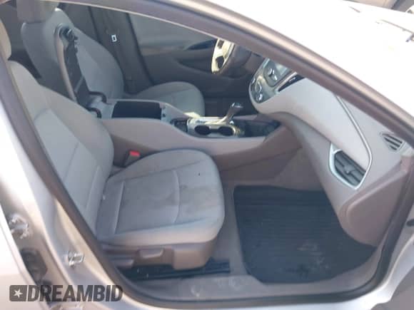 2016 Chevrolet Malibu LS z VIN 1G1ZB5ST7GF302326, wystawiony jako IAAI lot #43443175 z przebiegiem 248 647 mil mil oraz . Historia ofert i sprzedaży dostępna na DreamBid. Obrazek 5.