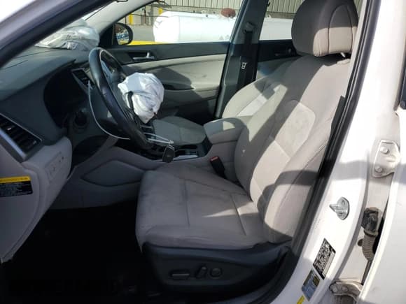 ✅ 2016 Hyundai Tucson Sport • VIN: KM8J3CA28GU144634 • Lot: 91911405. Wystawiony na Copart z przebiegiem 129 987 mil. Bezpłatny archiwum sprzedaży aukcyjnych z USA i szczegółowy raport historii pojazdu na DreamBid. Zdjęcie 7.