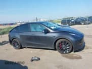 ✅ 2024 Tesla Model Y Performance • VIN: 7SAYGDEF8RF020386 • Lot: 42668591. Wystawiony na IAAI z przebiegiem 33 393 mil. Bezpłatny archiwum sprzedaży aukcyjnych z USA i szczegółowy raport historii pojazdu na DreamBid. Zdjęcie 13.