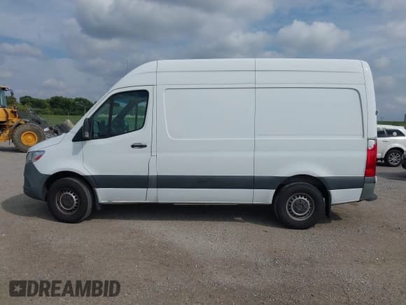 ✅ 2020 Mercedes-Benz Sprinter • VIN: W1W4EBHYXLT033703 • Lot: 43228505. Listed on IAAI with 218,199 mi. Free auction sales archive from the USA and detailed vehicle history report at DreamBid. Image 14.