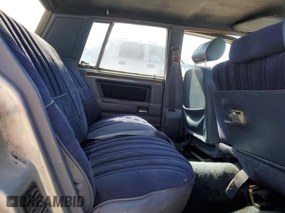 ✅ 1984 Oldsmobile Cutlass Supreme • VIN: 1G3AR69A7EM484256 • Lot: 49709405. Wystawiony na Copart z przebiegiem 437 399 mil. Bezpłatny archiwum sprzedaży aukcyjnych z USA i szczegółowy raport historii pojazdu na DreamBid. Zdjęcie 10.