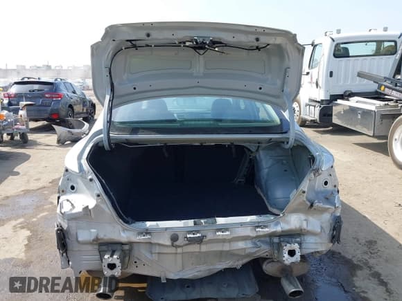 ✅ 2017 Nissan Altima SL • VIN: 1N4AL3AP6HC251386 • Lot: 43000940. Listed on IAAI with 81,857 mi. Free auction sales archive from the USA and detailed vehicle history report at DreamBid. Image 17.