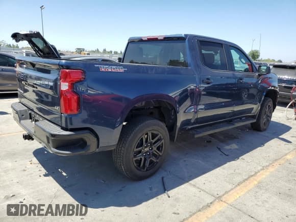 ✅ 2021 Chevrolet Silverado 1500 LT Trail Boss • VIN: 1GCPYFEL7MZ450971 • Lot: 64690984. Wystawiony na Copart z przebiegiem 50 908 mil. Bezpłatny archiwum sprzedaży aukcyjnych z USA i szczegółowy raport historii pojazdu na DreamBid. Zdjęcie 3.