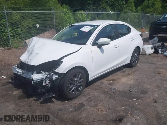 ✅ 2019 Toyota Yaris L • VIN: 3MYDLBYVXKY500164 • Lot: 42424490. Listed on IAAI with 121,778 mi. Free auction sales archive from the USA and detailed vehicle history report at DreamBid. Image 19.