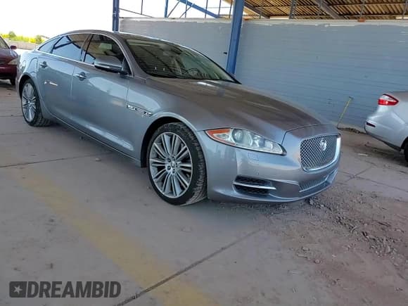✅ 2012 Jaguar XJ Supercharged • VIN: SAJWA2GE4CMV27817 • Lot: 54606585. Wystawiony na Copart z przebiegiem 155 690 mil. Bezpłatny archiwum sprzedaży aukcyjnych z USA i szczegółowy raport historii pojazdu na DreamBid. Zdjęcie 13.