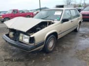 ✅ 1992 Volvo 900 • VIN: YV1JS8704N1101704 • Лот: 41884536. Опубликован ранее на IAAI с пробегом 151 903 миль. Бесплатный доступ к архиву аукционных продаж из США и подробный отчёт об истории автомобиля на DreamBid. Изображение 18.