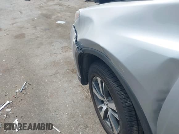 ✅ 2018 Toyota RAV4 XLE • VIN: 2T3WFREV5JW466294 • Lot: 41841436. Listed on IAAI with 132,150 mi. Free auction sales archive from the USA and detailed vehicle history report at DreamBid. Image 6.