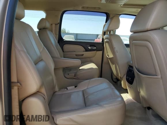 ✅ 2008 GMC Yukon XL • VIN: 1GKFK66898J242705 • Lot: 81885685. Listed on Copart with 203,327 mi. Free auction sales archive from the USA and detailed vehicle history report at DreamBid. Image 11.