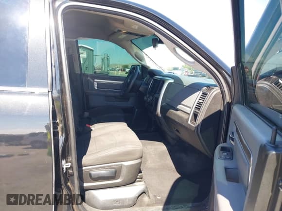 ✅ 2020 Ram 1500 SLT • VIN: 1C6RR6GT7LS138974 • Lot: 43346108. Listed on IAAI with 121,897 mi. Free auction sales archive from the USA and detailed vehicle history report at DreamBid. Image 5.