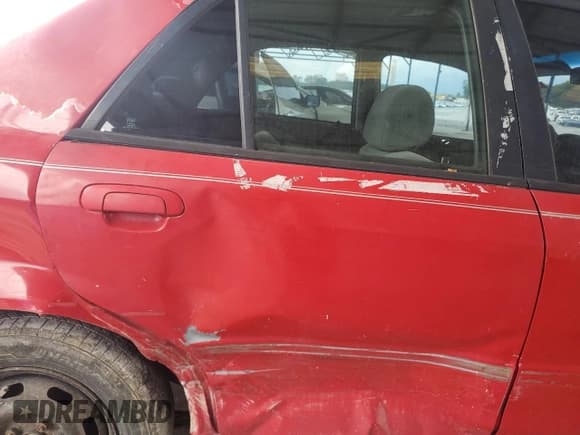 ✅ 1999 Mazda Protege DX • VIN: JM1BJ222XX0118051 • Lot: 57821805. Wystawiony na Copart z przebiegiem 299 504 mil. Bezpłatny archiwum sprzedaży aukcyjnych z USA i szczegółowy raport historii pojazdu na DreamBid. Zdjęcie 10.