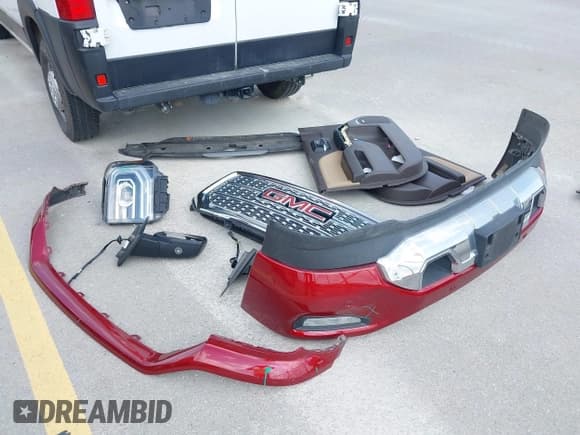 ✅ 2018 GMC Sierra 1500 Denali • VIN: 3GTP1PEC8JG525439 • Lot: 42155109. Wystawiony na IAAI z przebiegiem 73 965 mil. Bezpłatny archiwum sprzedaży aukcyjnych z USA i szczegółowy raport historii pojazdu na DreamBid. Zdjęcie 12.