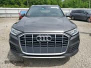 ✅ 2021 Audi Q7 Premium • VIN: WA1AJAF78MD023272 • Lot: 54161065. Wystawiony na Copart z przebiegiem 54 914 mil. Bezpłatny archiwum sprzedaży aukcyjnych z USA i szczegółowy raport historii pojazdu na DreamBid. Zdjęcie 5.