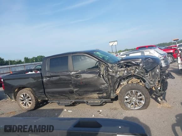 ✅ 2022 Chevrolet Silverado 1500 RST • VIN: 1GCUYEED5NZ126800 • Лот: 42528225. Опубликован ранее на IAAI с пробегом 77 824 миль. Бесплатный доступ к архиву аукционных продаж из США и подробный отчёт об истории автомобиля на DreamBid. Изображение 13.