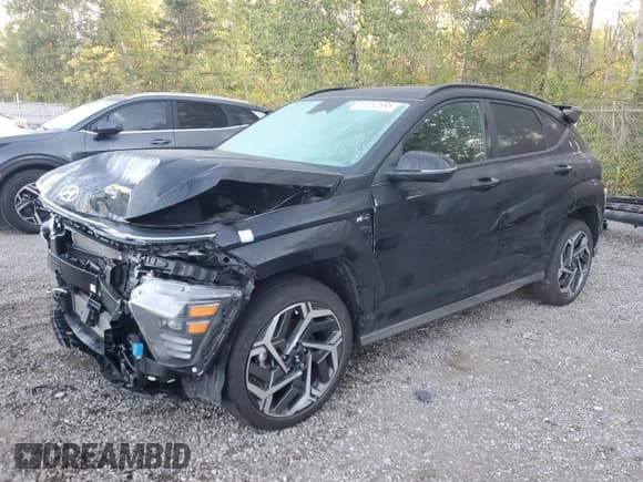 ✅ 2024 Hyundai Kona Limited • VIN: KM8HECA37RU092501 • Лот: 81252695. Опубликован ранее на Copart с пробегом 92 271 миль. Бесплатный доступ к архиву аукционных продаж из США и подробный отчёт об истории автомобиля на DreamBid. Изображение 1.