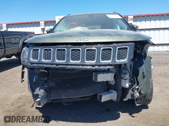 ✅ 2018 Jeep Compass Altitude • VIN: 3C4NJDBB2JT400557 • Лот: 42629821. Опубликован ранее на IAAI с пробегом 127 397 миль. Бесплатный доступ к архиву аукционных продаж из США и подробный отчёт об истории автомобиля на DreamBid. Изображение 6.