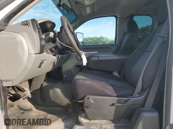 ✅ 2011 Chevrolet Silverado 2500HD Work Truck • VIN: 1GC2KVC88BZ333451 • Lot: 64804405. Wystawiony na Copart z przebiegiem 256 218 mil. Bezpłatny archiwum sprzedaży aukcyjnych z USA i szczegółowy raport historii pojazdu na DreamBid. Zdjęcie 7.