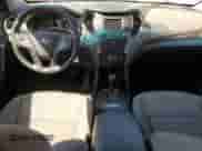 ✅ 2018 Hyundai Santa Fe 2.4L • VIN: 5NMZTDLB4JH095487 • Lot: 52141073. Wystawiony na Copart z przebiegiem 56 906 mil mil. Skorzystaj z bezpłatnego archiwum sprzedaży aukcyjnych z USA i zobacz szczegółowy raport historii pojazdu na DreamBid. Zdjęcie 8.