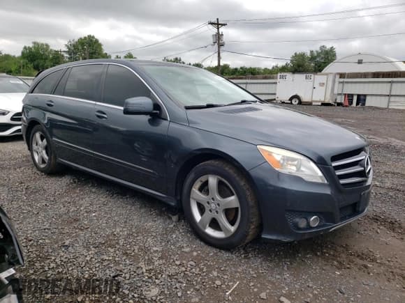 ✅ 2011 Mercedes-Benz R 350 • VIN: 4JGCB6FE2BA118363 • Lot: 58816025. Listed on Copart with 190,442 mi. Free auction sales archive from the USA and detailed vehicle history report at DreamBid. Image 4.