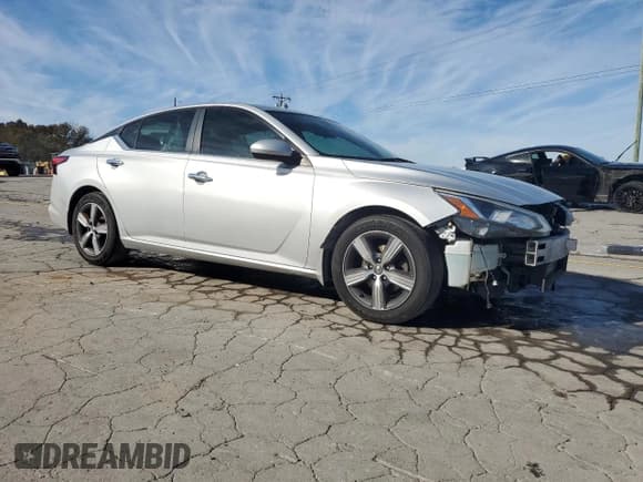 ✅ 2019 Nissan Altima S • VIN: 1N4BL4BV4KN300149 • Lot: 86800365. Listed on Copart with 195,952 mi. Free auction sales archive from the USA and detailed vehicle history report at DreamBid. Image 4.