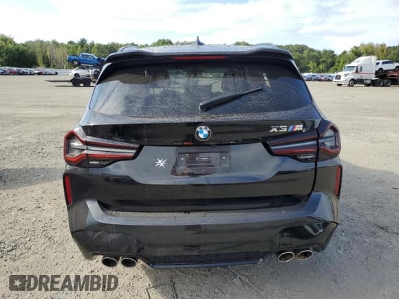 ✅ 2024 BMW X3 M • VIN: 5YM13EC00R9U80285 • Lot: 70680055. Wystawiony na Copart z przebiegiem Nie podano. Bezpłatny archiwum sprzedaży aukcyjnych z USA i szczegółowy raport historii pojazdu na DreamBid. Zdjęcie 6.