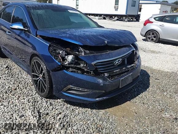 ✅ 2015 Hyundai Sonata Sport • VIN: 5NPE34AF4FH011263 • Lot: 87225795. Listed on Copart with 162,016 mi. Free auction sales archive from the USA and detailed vehicle history report at DreamBid. Image 13.