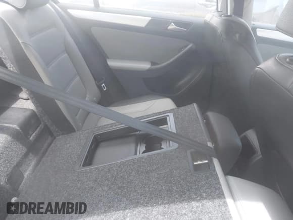 ✅ 2013 Volkswagen Jetta Hybrid SE • VIN: 3VW637AJ1DM249392 • Lot: 42577266. Listed on IAAI with 109,026 mi. Free auction sales archive from the USA and detailed vehicle history report at DreamBid. Image 8.