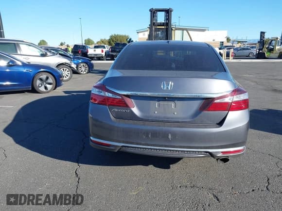✅ 2017 Honda Accord EX • VIN: 1HGCR2E78HA223740 • Lot: 41526682. Listed on IAAI with Not provided. Free auction sales archive from the USA and detailed vehicle history report at DreamBid. Image 17.