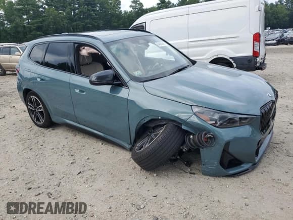 ✅ 2024 BMW X1 • VIN: WBX13EF0XR5Z97754 • Lot: 64200945. Wystawiony na Copart z przebiegiem 28 918 mil. Bezpłatny archiwum sprzedaży aukcyjnych z USA i szczegółowy raport historii pojazdu na DreamBid. Zdjęcie 4.