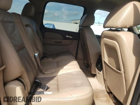 ✅ 2011 Chevrolet Suburban LS • VIN: 1GNSKHE30BR154492 • Lot: 62687985. Listed on Copart with 241,950 mi. Free auction sales archive from the USA and detailed vehicle history report at DreamBid. Image 11.