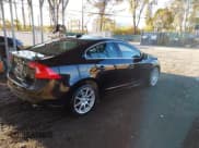 ✅ 2011 Volvo S60 • VIN: YV1902FH0B2000730 • Lot: 43543784. Listed on IAAI with 153,765 mi. Free auction sales archive from the USA and detailed vehicle history report at DreamBid. Image 4.