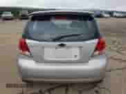 2005 Chevrolet Aveo LT z VIN KL1TG62615B413576, wystawiony jako Copart lot #67797175 z przebiegiem 90 290 mil mil oraz Szkoda całkowita • Salvage title. Historia ofert i sprzedaży dostępna na DreamBid. Obrazek 6.