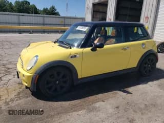 ✅ 2004 MINI Hardtop S • VIN: WMWRE33494TD76550 • Lot: 63759095. Listed on Copart with 81,950 mi. Free auction sales archive from the USA and detailed vehicle history report at DreamBid. Image 1.