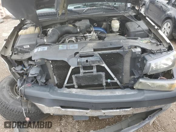 ✅ 2003 Chevrolet Silverado 2500HD LS • VIN: 1GCHC29123E274857 • Лот: 53446795. Опубликован ранее на Copart с пробегом 198 736 миль. Бесплатный доступ к архиву аукционных продаж из США и подробный отчёт об истории автомобиля на DreamBid. Изображение 11.