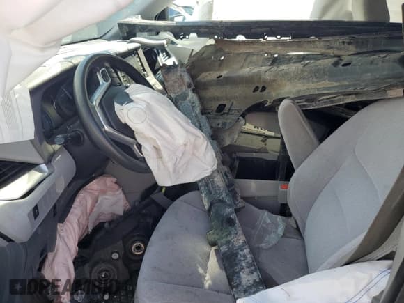 ✅ 2020 Toyota Sienna LE Auto Access Seat • VIN: 5TDKZ3DC6LS080829 • Lot: 68847735. Listed on Copart with Not provided. Free auction sales archive from the USA and detailed vehicle history report at DreamBid. Image 7.