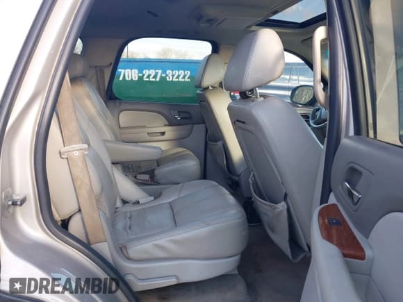 ✅ 2008 GMC Yukon SLT 4SB • VIN: 1GKFK13018J206377 • Лот: 41716662. Опубликован ранее на IAAI с пробегом 298 230 миль. Бесплатный доступ к архиву аукционных продаж из США и подробный отчёт об истории автомобиля на DreamBid. Изображение 8.