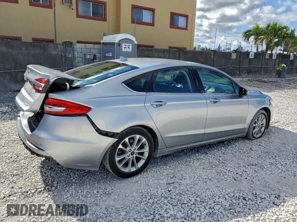 ✅ 2020 Ford Fusion SE • VIN: 3FA6P0LU1LR103961 • Lot: 96422175. Listed on Copart with 48,395 mi. Free auction sales archive from the USA and detailed vehicle history report at DreamBid. Image 3.