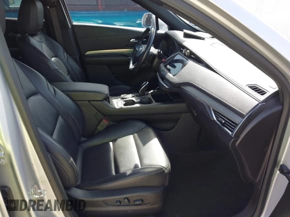 ✅ 2020 Cadillac XT4 FWD Premium Luxury • VIN: 1GYFZCR48LF028129 • Лот: 41718170. Опубликован ранее на IAAI с пробегом 63 530 миль. Бесплатный доступ к архиву аукционных продаж из США и подробный отчёт об истории автомобиля на DreamBid. Изображение 5.