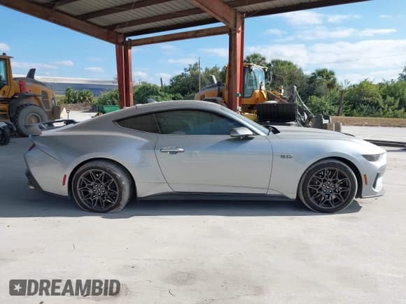 ✅ 2025 Ford Mustang GT • VIN: 1FA6P8CF2S5415112 • Лот: 43573261. Опубликован ранее на IAAI с пробегом Не указан. Бесплатный доступ к архиву аукционных продаж из США и подробный отчёт об истории автомобиля на DreamBid. Изображение 13.