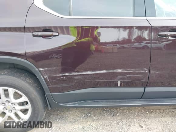 2020 Chevrolet Traverse LT with VIN 1GNEVHKWXLJ319645, listed as a IAAI auction lot 43330855 with 131,084 mi miles and . Bid and sale history available at DreamBid. Image 18.