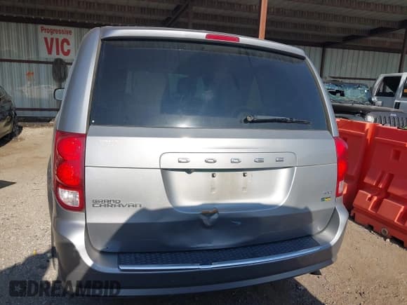 ✅ 2018 Dodge Grand Caravan SXT • VIN: 2C4RDGCG8JR265205 • Lot: 42818402. Wystawiony na IAAI z przebiegiem 146 910 mil. Bezpłatny archiwum sprzedaży aukcyjnych z USA i szczegółowy raport historii pojazdu na DreamBid. Zdjęcie 16.