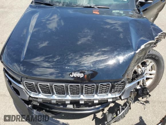 ✅ 2025 Jeep Grand Cherokee Altitude X • VIN: 1C4RJHAG8SC291489 • Lot: 65124125. Listed on Copart with 3,892 mi. Free auction sales archive from the USA and detailed vehicle history report at DreamBid. Image 12.